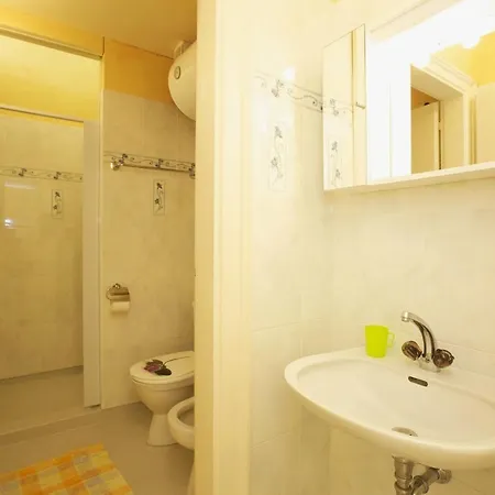 Fiorita Apartment