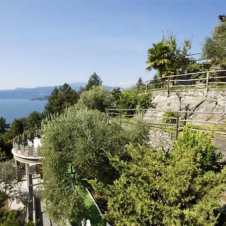Fiorita Apartment *